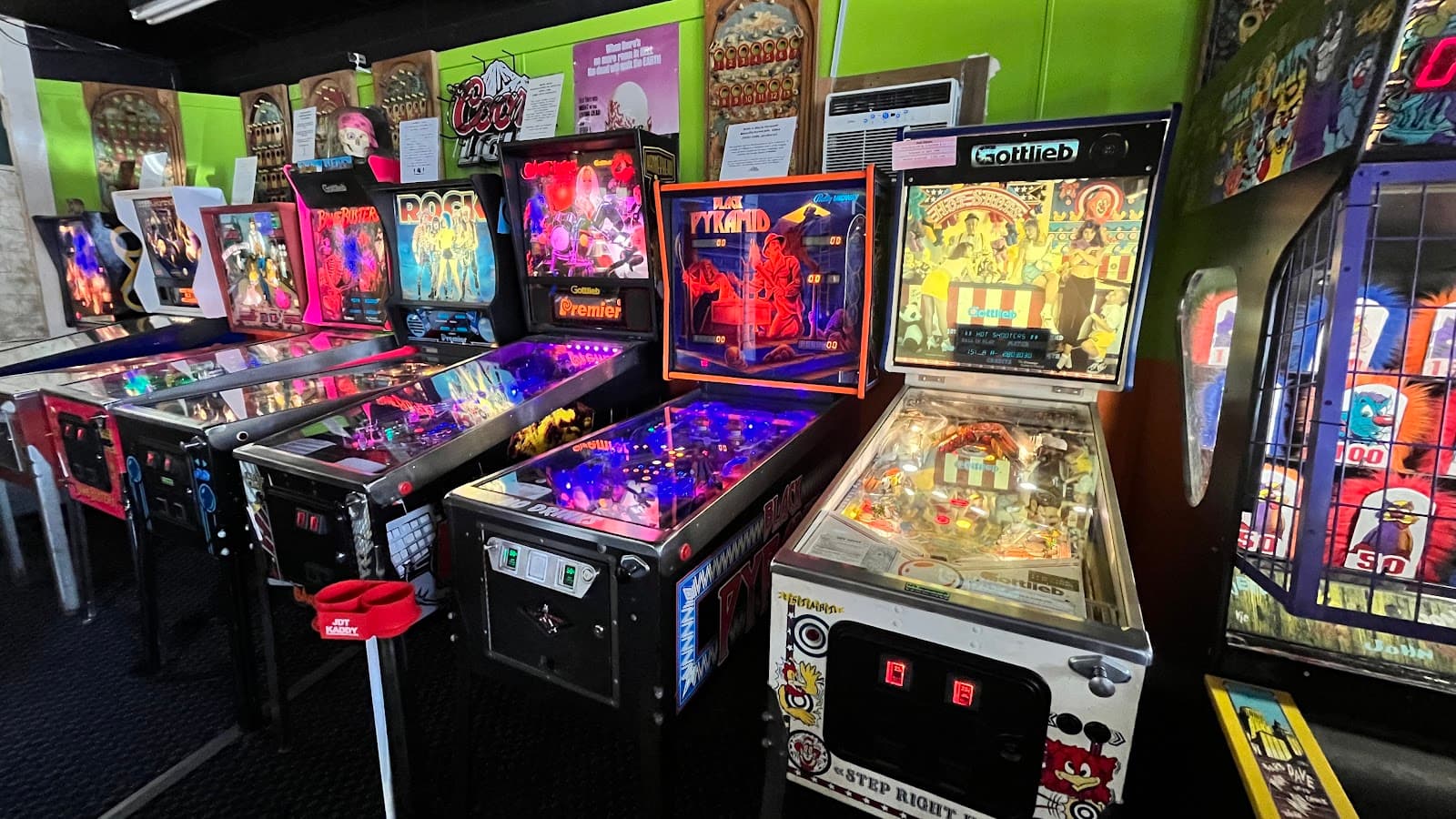 BB's Amusements - Flashbax Arcade